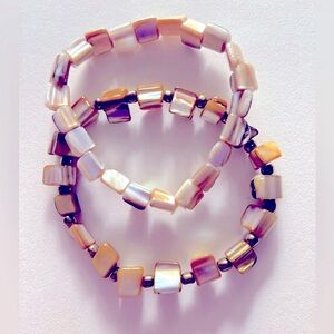 bracelet set 2 Mother of Pearl Shell w square beads in tans stretchy